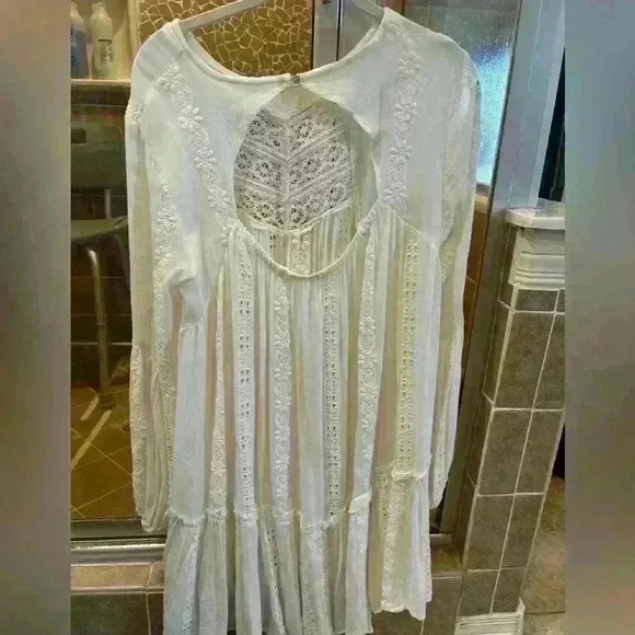 Free People “Kiss kiss” lace inset tunic/dress. Size Medium. - Picture 3 of 6